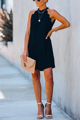Minivestido liso con ribete de encaje y cuello halter